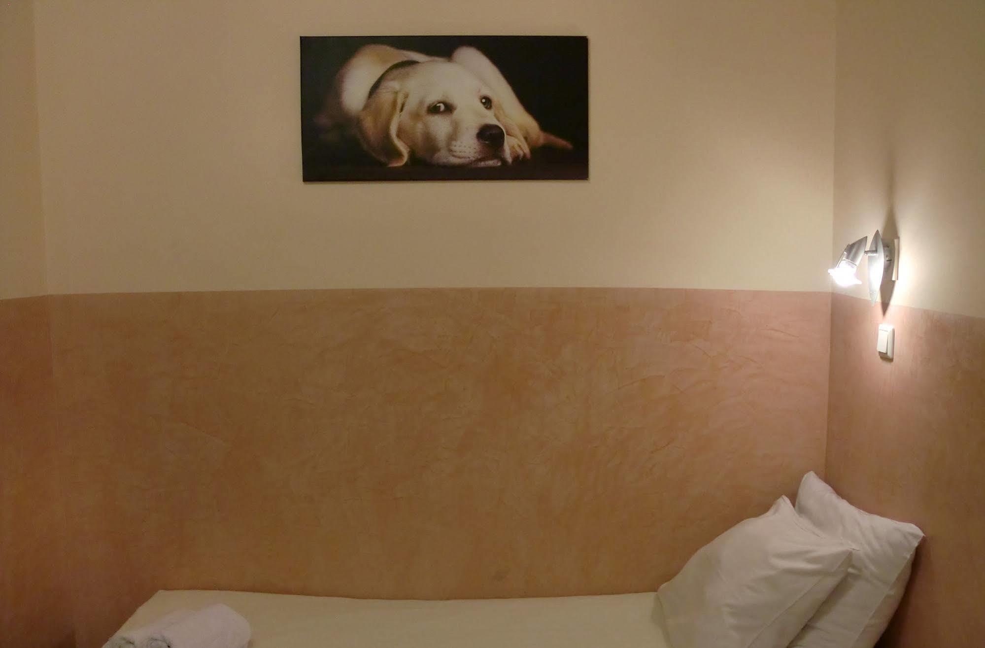 Budget Hotel Neutraal Амстердам Екстериор снимка
