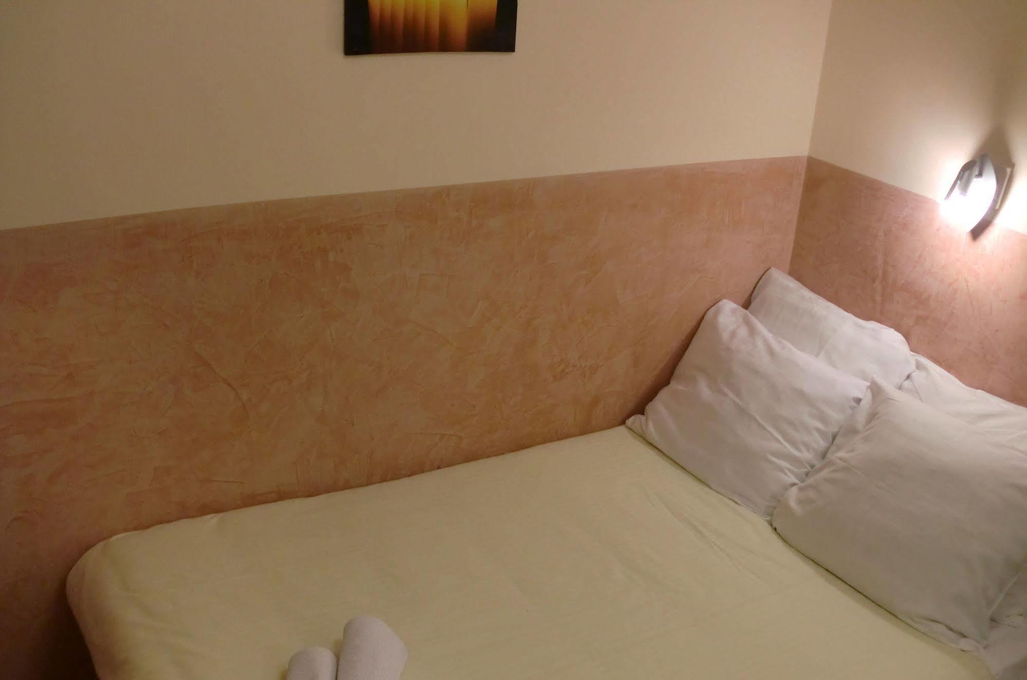 Budget Hotel Neutraal Амстердам Екстериор снимка